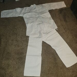 White Martial Arts Uniform Size 4/170